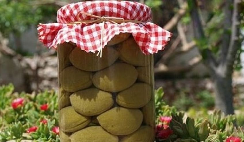 آموزش تهیه ترشی چغاله بادام