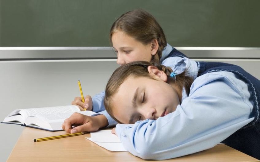 راهکارهایی برای حل مشکل دیر بیدار شدن فرزندان در زمان مدرسه