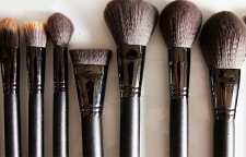 انواع پد و برس های آرایشی و نحوه استفاده از آن ها برای یک آرایش حرفه ای صورت