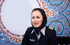 بیوگرافی آناهیتا نیکوکار خلبان زن زیبا و جذاب ایرانی