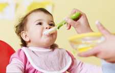 زمان مناسب غذای کمکی کودکان چه موقع است