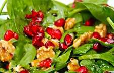 طرز تهیه سالاد انار و اسفناج