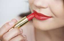 آموزش صحیح رژ لب زدن به صورت حرفه ای