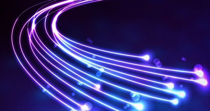 سرعت پهنای باند فیبر نوری چقدر می باشد؟
