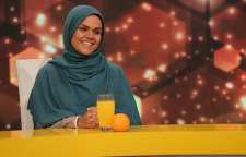 شورا فکری بانوی سخت کوشی که در ارتفاع کار می کند