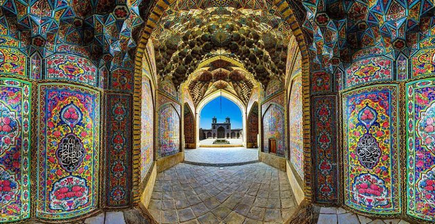 مسجد نصیرالملک شیراز تلفیقی از نور و رنگ