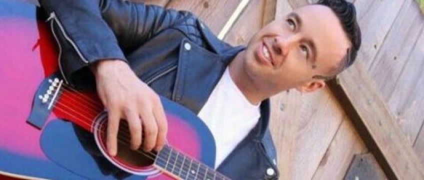 کشته شدن خواننده کانادایی در سقوط از هواپیما