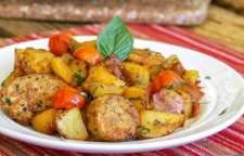 دستور تهیه خوراک سیب زمینی با گوجه و ریحان
