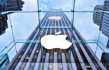 فروش اولین کامپیوتر رومیزی Apple-1