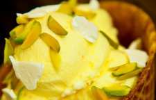 آموزش تهیه بستنی سنتی زعفرانی مخصوص