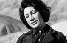 نقطه عطف در شعر معاصر توسط فروغ فرخ زاد