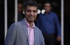 عادل فردوسی پور مجری برنامه نود به دادگاه احضار شد