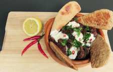طرز تهیه سالاد انگلیسی با سس جگر