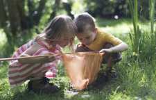 با کودک کنجکاو چگونه رفتار کنیم