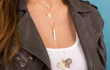 نکاتی که در استفاده از گردنبند آویز بلند باید رعایت شود