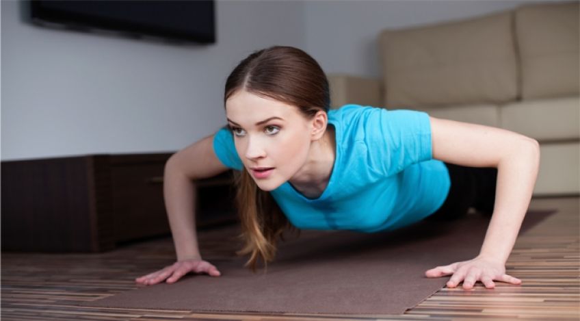 چند تمرین و حرکت بدنسازی بدون نیاز به وزنه در منزل