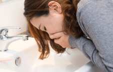 زمان شروع حالت تهوع در بارداری و درمان آن