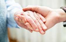 نقش والدین در حفظ حرمت سالمندان