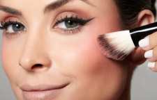 نحوه صحیح استفاده از رژ گونه متناسب با قالب و فرم صورت