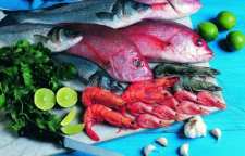 روش صحیح پاک کردن ماهی و میگو