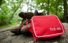جعبه کمک های اولیه در سفر