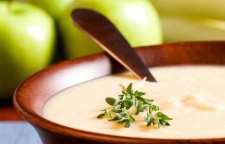 آموزش طبخ سوپ سیب همراه با رازیانه و آویشن