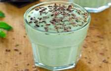 روش تهیه میلک شیک شکلاتی نعنایی