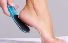 درمان ترک پاشنه پا در منزل