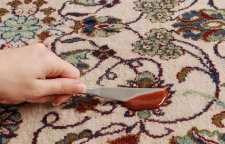 تمیز کردن لکه شکلات و آب نبات