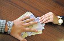 مردان بی مسئولیت و زنان تجمل گرا