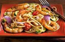 دستور تهیه ماکارونی با میگو و قارچ