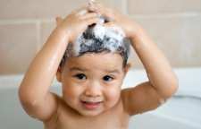 چگونه با مقاومت کودکان در برابر حمام کردن برخورد کنیم