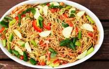 دستور تهیه سالاد نودل تند