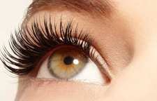 روش های خانگی برای پر پشت کردن مژه