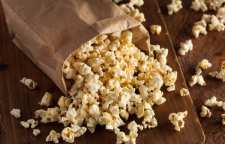 نحوه پاک کردن پاپ کرن سوخته از مایکروویو