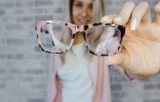 راهنمای انتخاب و خرید عینک مناسب فرم صورت