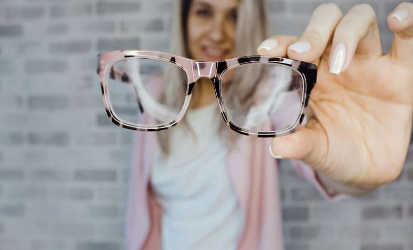 راهنمای انتخاب و خرید عینک مناسب فرم صورت