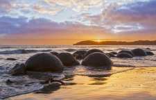 تخته سنگ های عجیب موئراکی بولدرز در نیوزلند