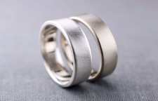 مقایسه تفاوت های جواهرات طلا سفید با جواهرات پلاتین