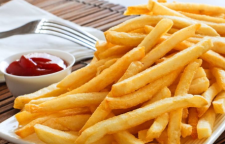 آموزش طبخ سیب زمینی سرخ کرده رژیمی با طعم سیر و جعفری