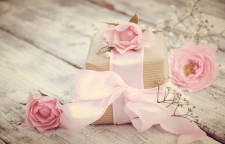 انتخاب و خرید هدایا مناسب برای روز مادر