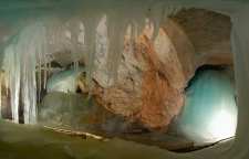 آیس ریزن ولت اتریش  بزرگ ترین غار یخی دنیا
