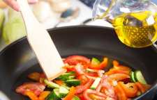 نحوه پخت غذا با روغن کم