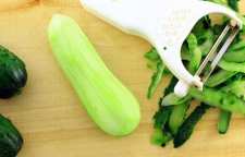 فواید و خطرات پوست خیار