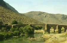 پل بیستون در استان کرمانشاه