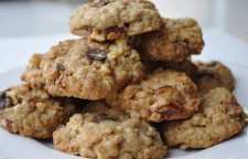 آموزش طبخ کوکی خرمای چیپسی و گردو