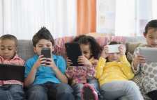 تاثیرات مضر شبکه های اجتماعی بر زندگی کودکان