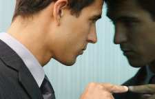 بحران هویت چیست ؟ علایم و روش درمان