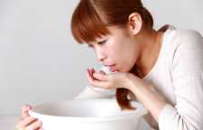 دلایل حالت تهوع و درمان خانگی آن