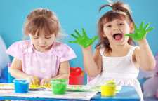 کارهایی که باعث از بین رفتن خلاقیت در کودکان می شود